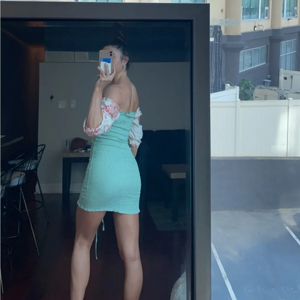 Dress - Picture 2 of 2
